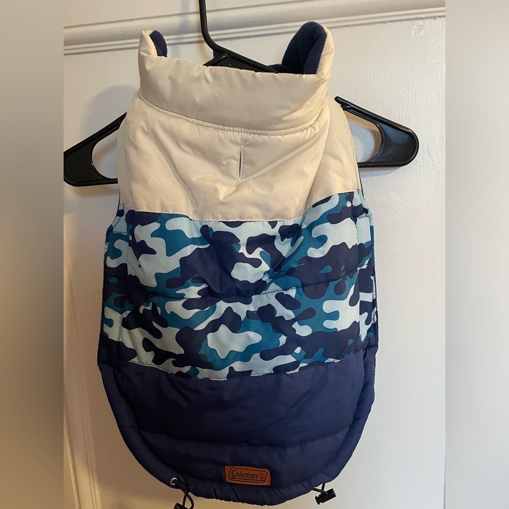 Coleman camouflage puffer vest for dog